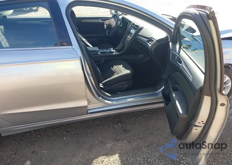 2020 Ford Fusion Hybrid Se z USA, uszkodzony, nr VIN 3FA6P0LU1LR115107